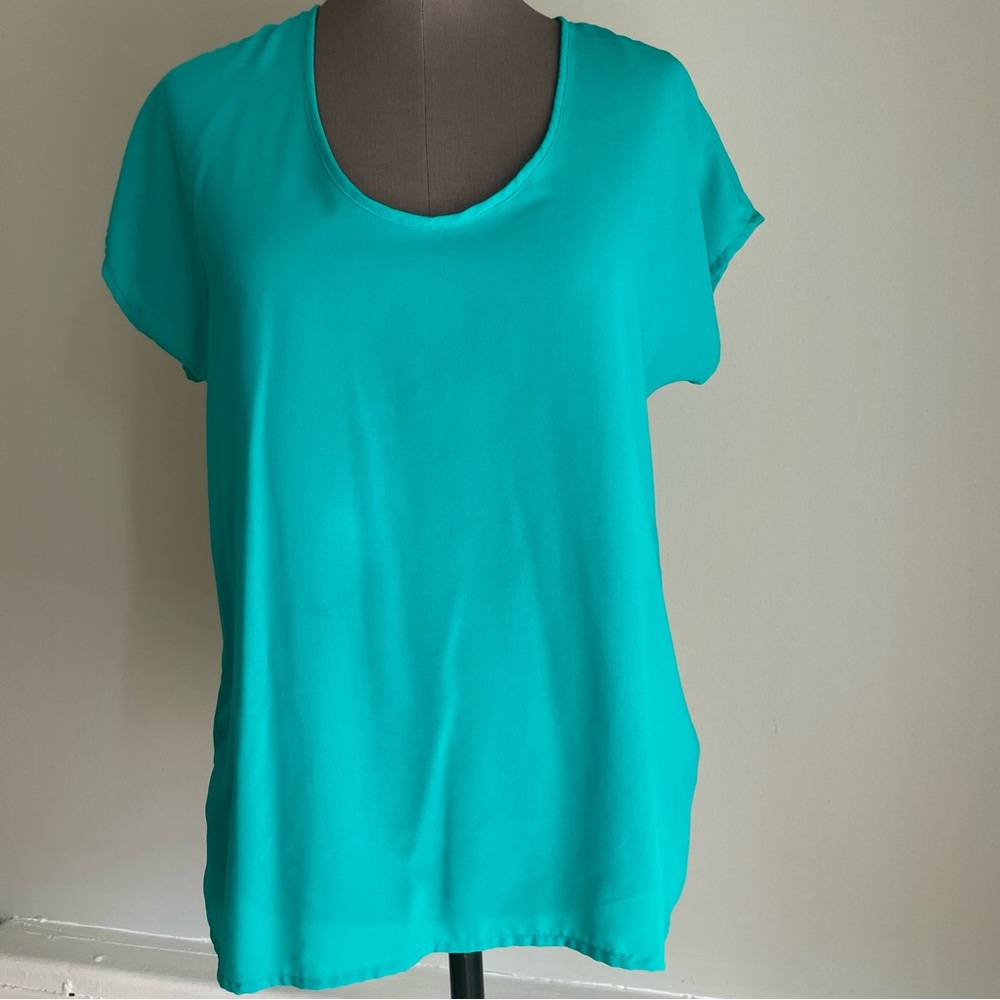 Fun & Flirt scoop neck short sleeved blouse size small